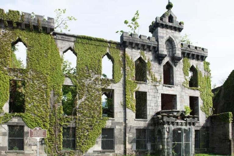 New York City: Smallpox Hospital Photo Tour