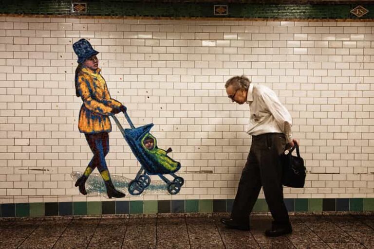 New York City:Subway Stations, Murals, and People Photo Tour