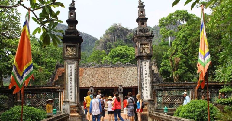 Ninh Binh 1 Day: Hoa Lu and Boating Trang an Ecotourism