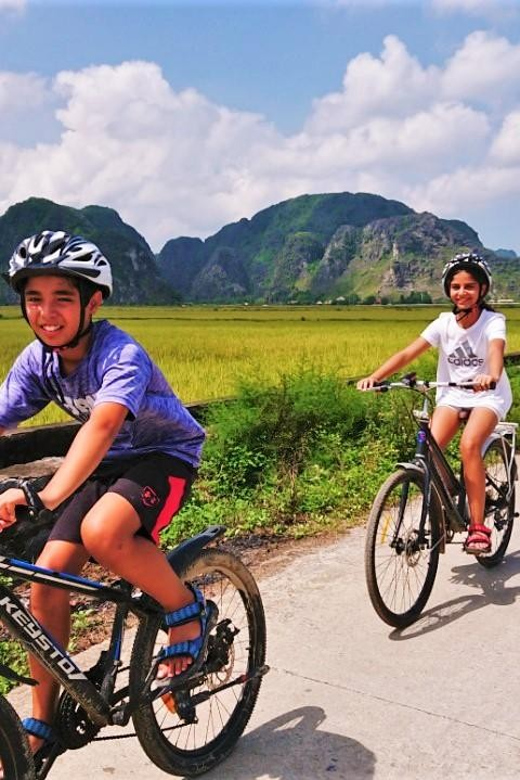 Ninh Binh Luxury 1 Day Tour With Limo: Trang An & Bich Dong - Tour Overview