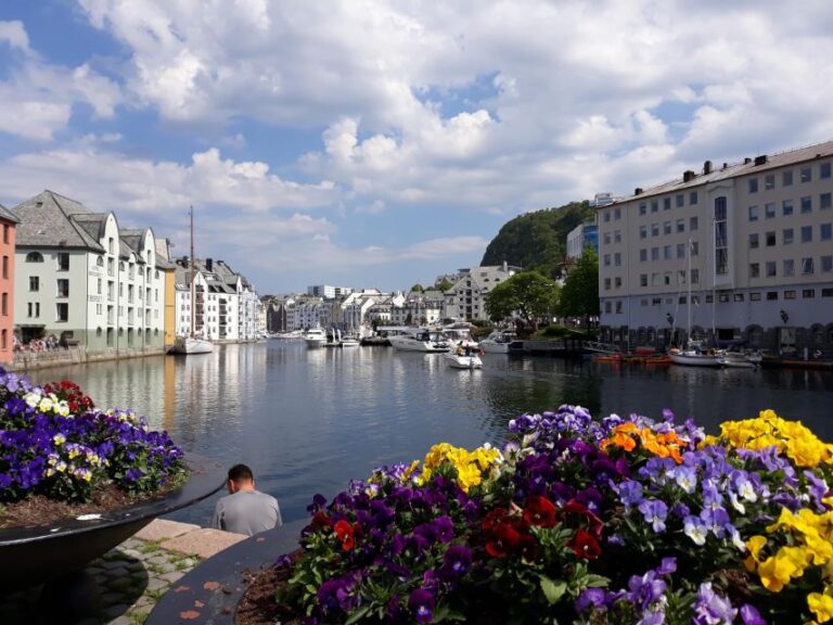 Norwegian Coastal Cities: Smartphone Audio Guide App