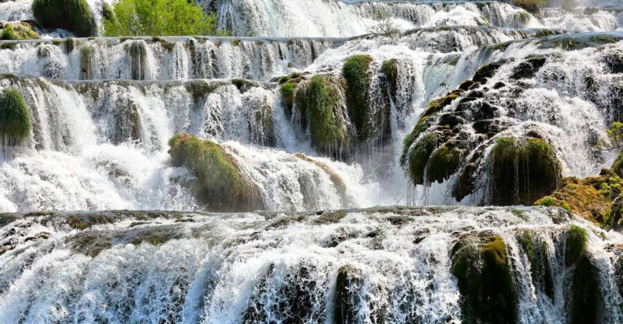 NP Krka Tour With Boat Ride and Swimming in Skradin Town
