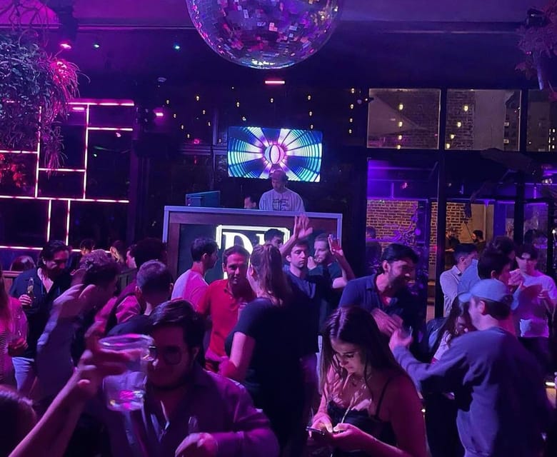 NYC Pub Crawl and Rooftop Clubbing Experience - Experience Overview