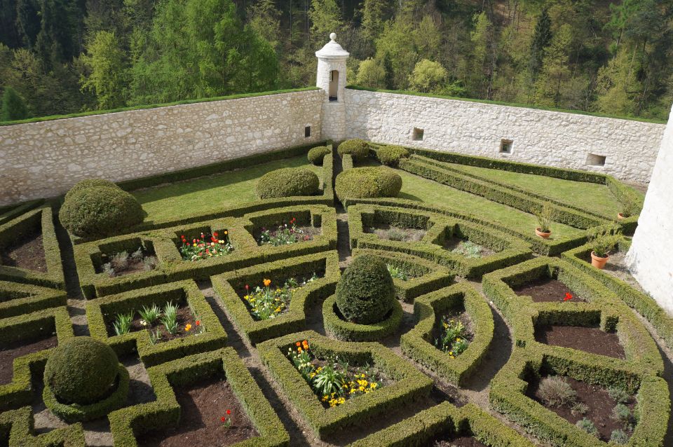 Ojców National Park and Pieskowa Skała Castle From Kraków - Key Attractions