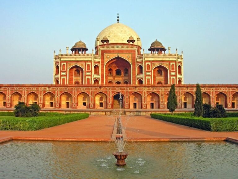 Old Delhi and New Delhi Private Full or Half-Day Tour