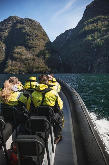 Øystese: Private RIB Fjord Tour & Secluded Viewpoint Hike