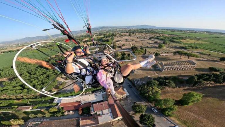 Paestum: Paragliding Over the Temples of the Ancient City