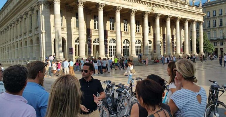 Panoramic Bordeaux Tour in a Premium Vehicule With a Guide