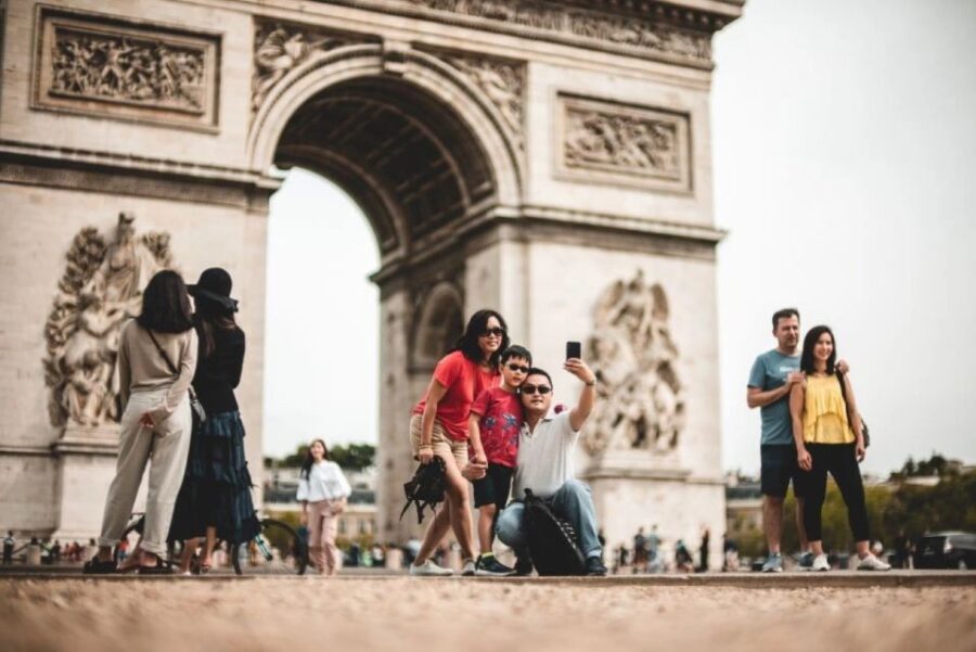 Arc de Triomphe Entry with Seine Cruise combo