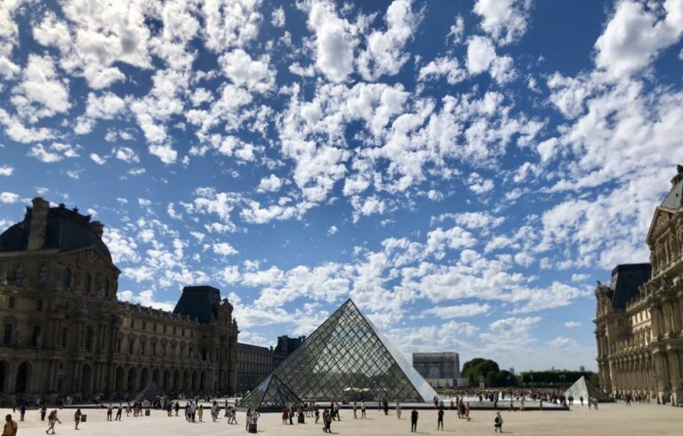 Paris: Emily in Paris Guided Tour