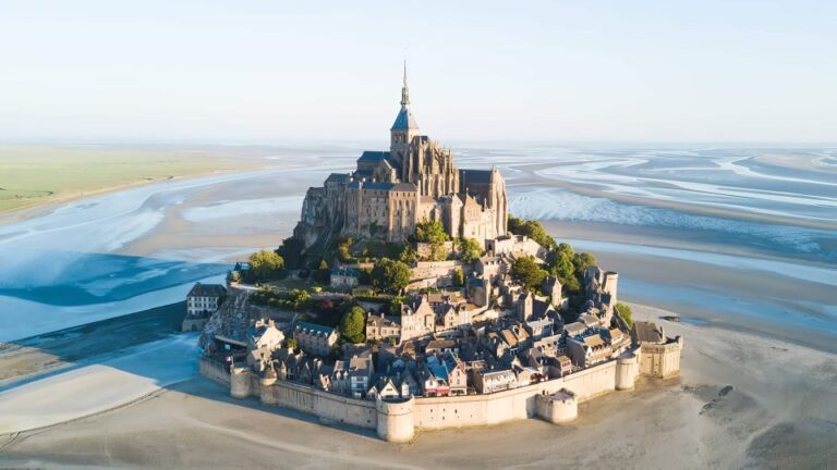 Paris: Private Excursion Paris – Mont Saint Michel