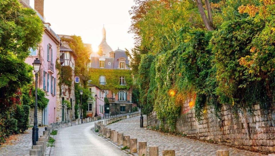 Paris:Private Montmartre Tour & Sacre Coeur With Local Guide - Tour Overview