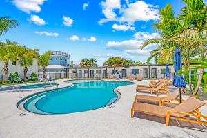 Pelican Post at Anna Maria Island Inn - Hotel Overview and Location