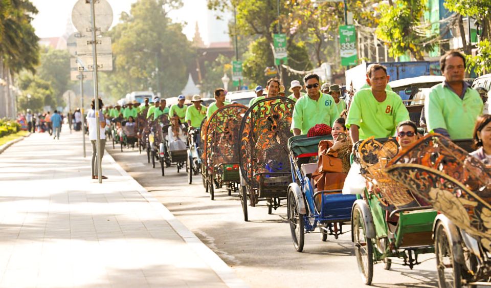 Phnom Penh: Guided Historical Day Tour by Cyclo and Tuk Tuk - Tour Overview and Pricing