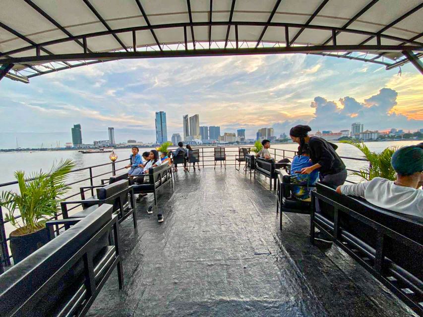 Phnom Penh: Mekong River Sunset Cruise and Tuk Tuk Ride