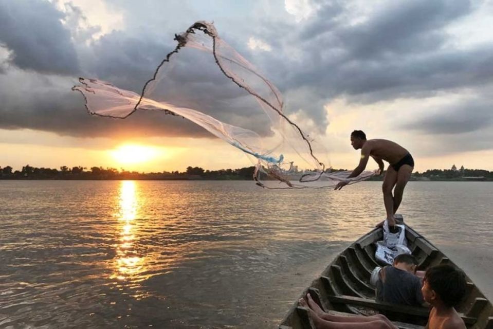 Phnom Penh Mekong/Tonle Sap River Sunset Wine/Fruits Cruise - Overview of the Cruise