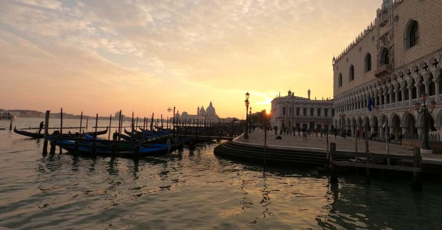 Photo With a Professional Photographer in Venice