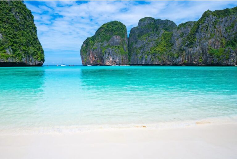 Phuket: Phi Phi Maya Bay & Bamboo Islands by Speedboat Tripe