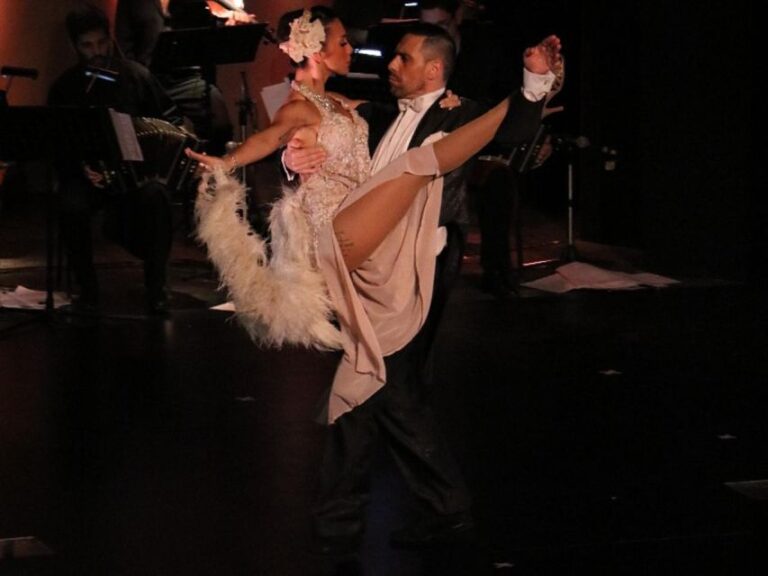 Piazzolla Tango Stalls: Gourmet Dinner + Show + Transfer