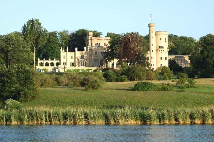 Potsdam: Yacht Cruise - Lakes of Berlin - Castles & Nature