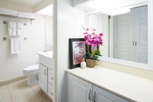 PRIME Location - Waikiki Full Kitchen& Laundry - Property Overview