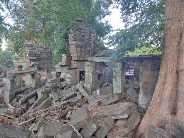 Private Adventure Off the Beaten Track to Banteay Chmar