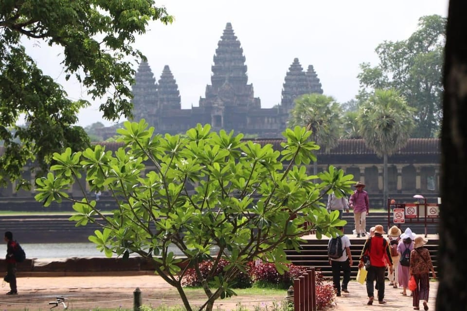 Private Angkor Wat Sunset Tour With Lunch and Snack Included - Tour Overview and Pricing