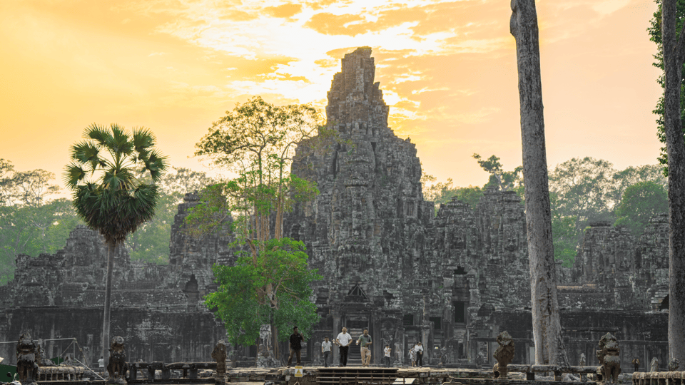 Private Angkor Wat Sunset Tour With Lunch and Snack Included - What to Bring