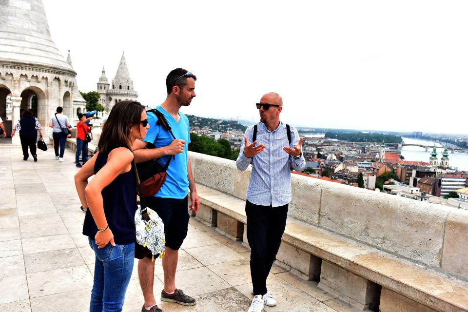 Private Buda Castle Walking Tour With Cake & Matthias Church - Itinerary Overview