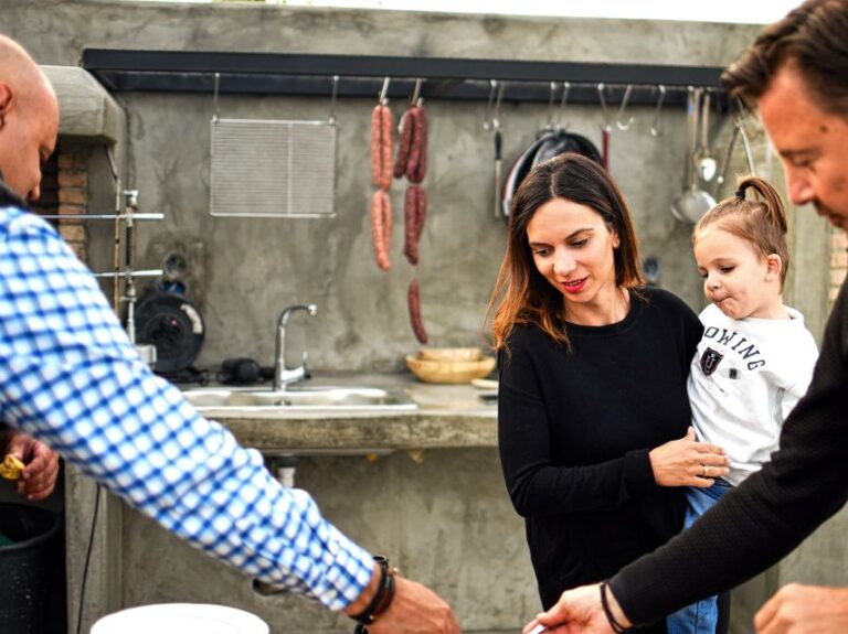 Private Cooking Class At The Home Of A Mykonian Family