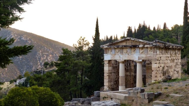 Private Day Tour Delphi and Village of Arachova From Athens