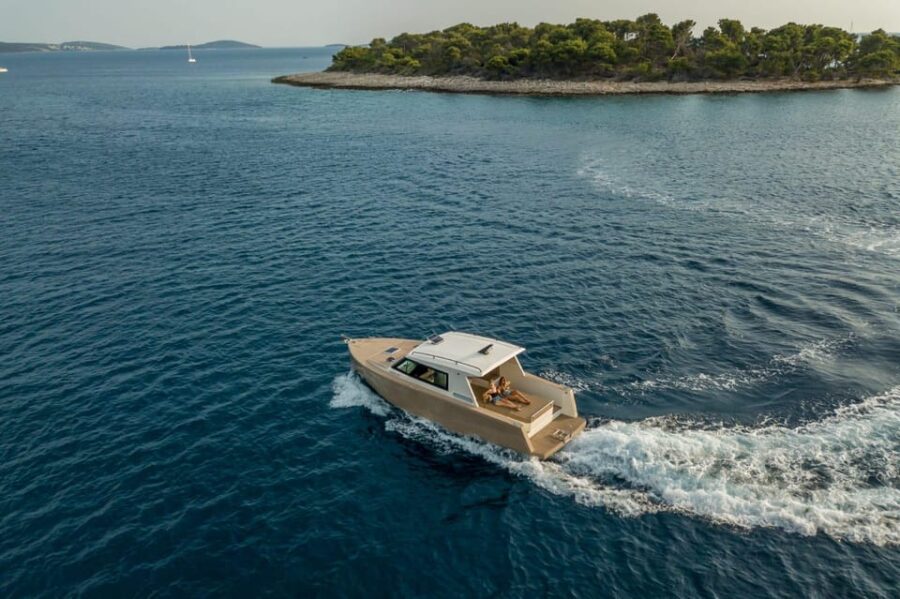 PRIVATE DAY WITH OUR LUX SPEEDBOAT, 5 STAR ***** ENJOYMENT - Overview and Pricing