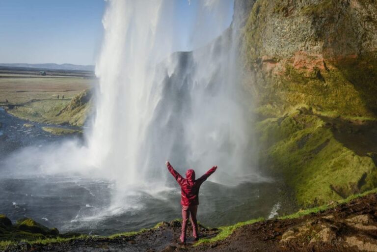 Private Icelands South Coast + Glacier Hike Captured