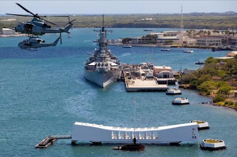 Private Pearl Harbor USS Arizona and USS Missouri