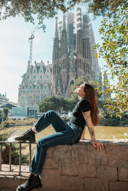 Private Professional Photoshoot Near Sagrada Familia - Experience Overview