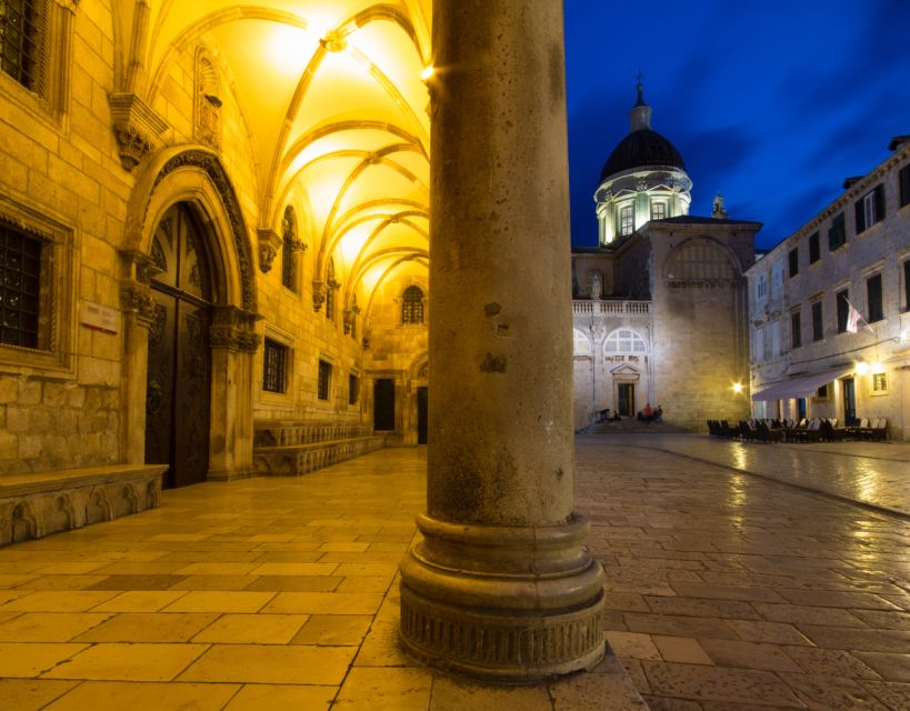 Private Tour: Evening Stroll Through the Old Town - Tour Overview