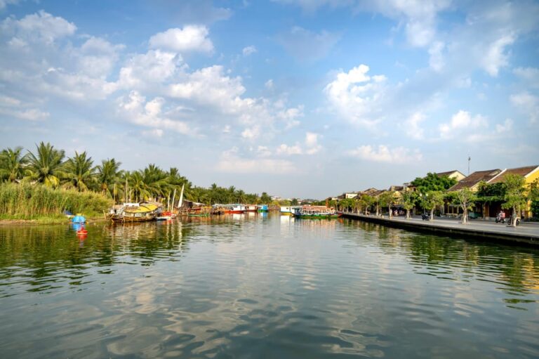 Private Tour Hanoi, Hue, Hoi An & Ho Chi Minh