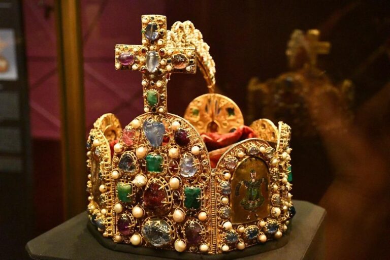 Private Tour: Imperial Treasury Vienna