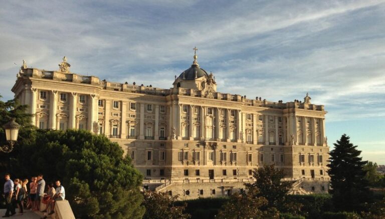 Private Tour of Madrid With Chauffeur -3 Hours