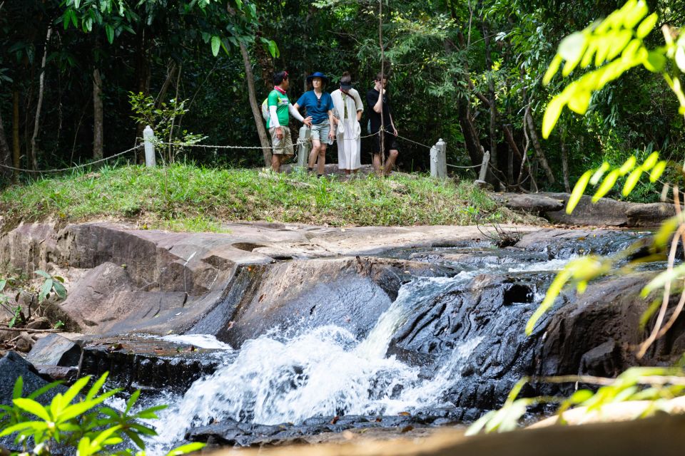 Private Tour: Phnom Kulen Waterfall, Banteay Srie With Lunch - Tour Overview and Pricing