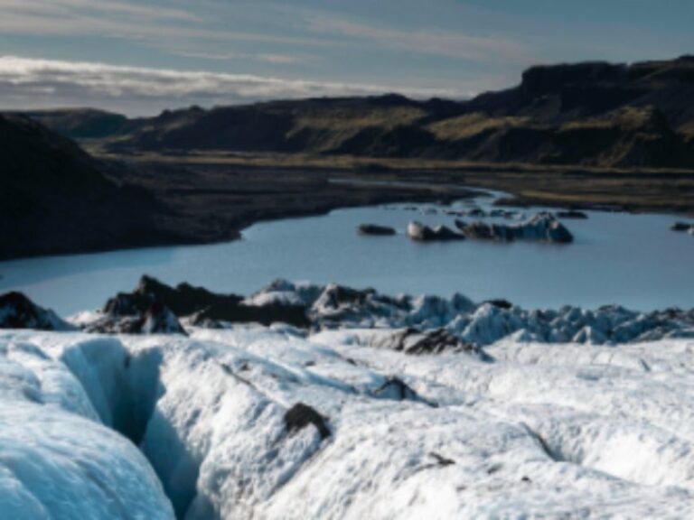 Private Tour: The South Coast of Iceland and a Glacier Hike