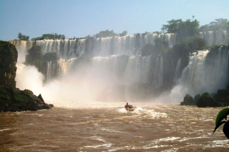 Puerto Iguazú: Iguazu Falls Trip With Jeep Tour & Boat Ride