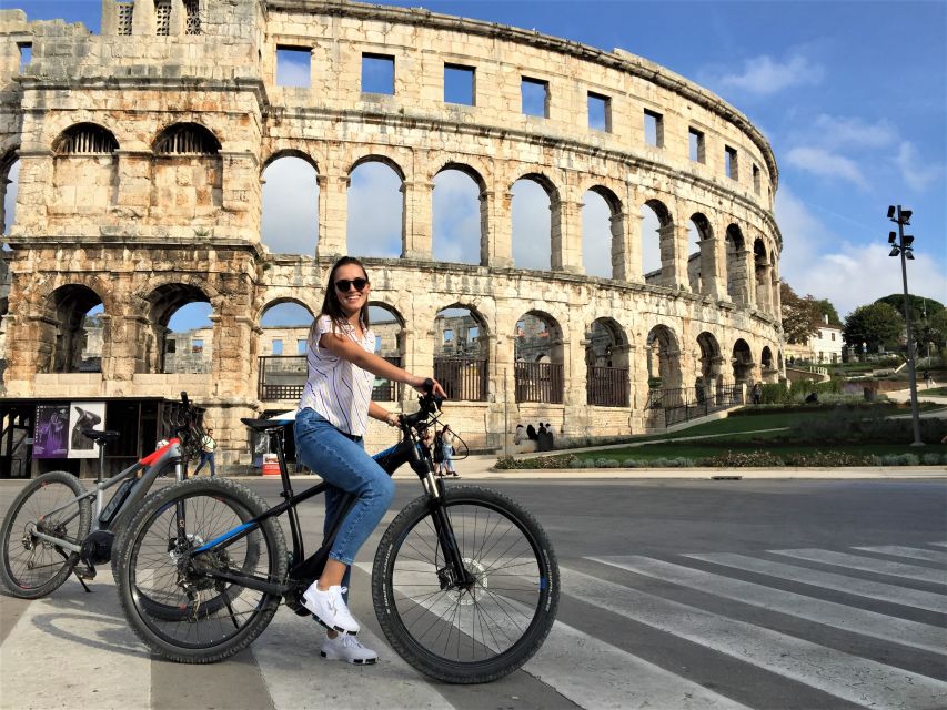 Pula: Electric Bike Sightseeing Tour