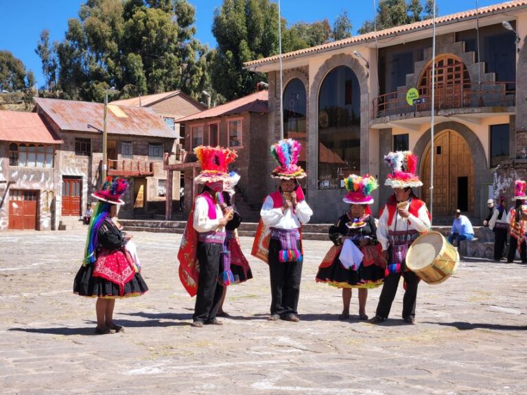 Puno: Full Day Tour To The Islands Of Uros And Taquile