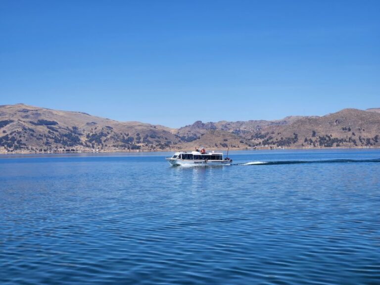 Puno: Full Day Tour to the Islands of Uros and Taquile