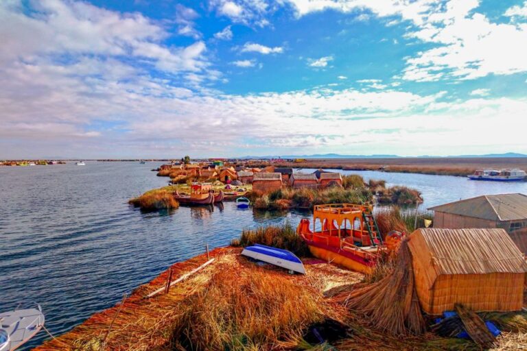 Puno: Uros Floating Islands Guided Half Day Tour