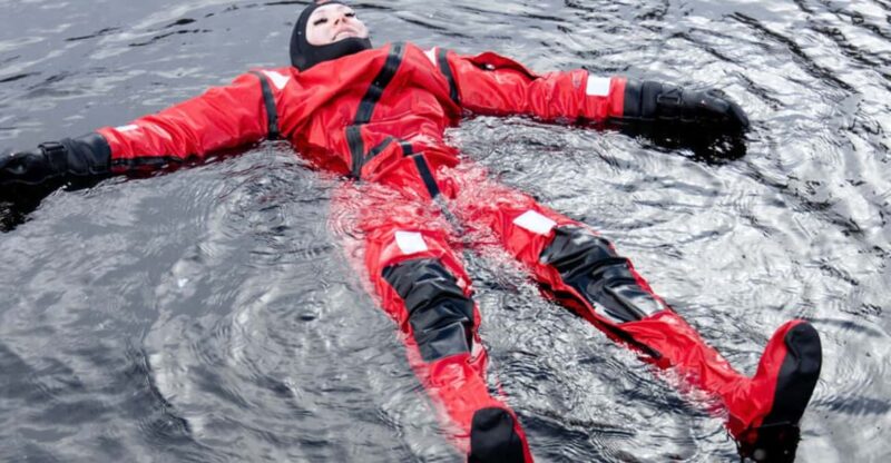 Pyhätunturi: Ice Floating & Sauna Experience - Safety Measures and Equipment