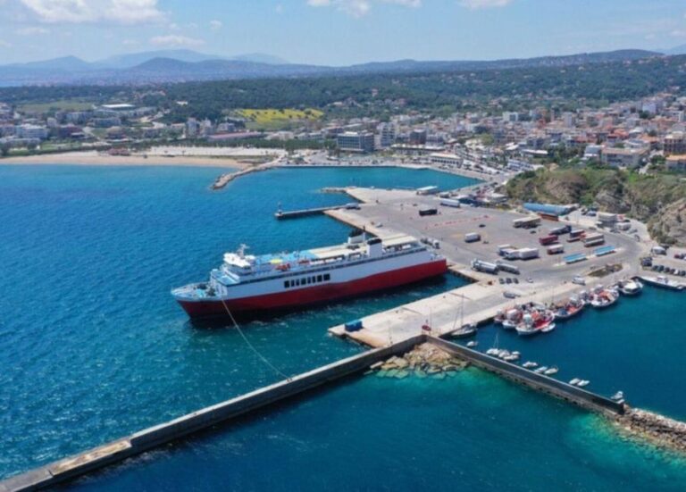 Rafina Port: Private VIP Minibus Transfer to Athens Hotel