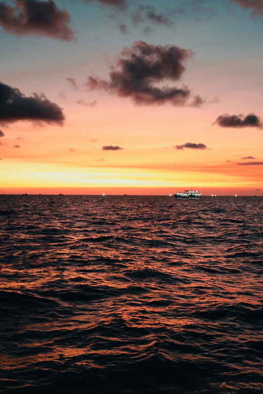 RedRiverTours - Enjoying Sunset & Night Squid Fishing - Overview of the Tour