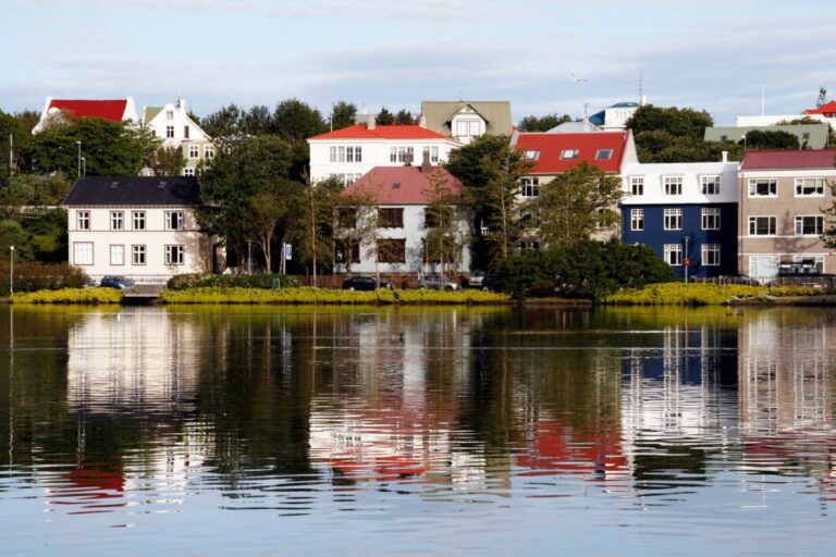 Reykjavik: First Discovery Walk and Reading Walking Tour